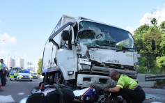大埔公路4車相撞釀2傷 輕貨司機一度被困獲救