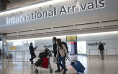 據報英國擬要求所有旅客入境後接受兩次病毒檢測