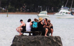 新西兰跨年行禁酒令 居民走「法律罅」海中建人工岛畅饮