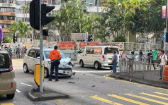 觀塘私家車貨Van相撞 一司機受傷送院