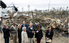 特朗普和梅拉尼婭到阿拉巴馬州 視察龍捲風災情