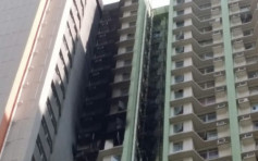 逸東邨單位起火傳爆炸聲　黑煙湧出一人送院