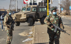 南非骚乱持续 国防部申请调派2.5万军人平乱