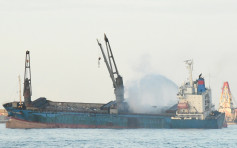 昂船洲躉船大火 海事處：無收到受傷或油污報告