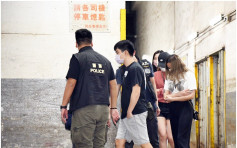 反黑警巡查葵青賭檔拳館拘47人 包括99歲雀友
