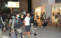 【國安法】警方拘捕逾300人 9人涉違《國安法》