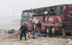 密西西比州旅遊巴翻側 兩死44人傷