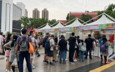 開心香港︱沙田「美食市集」因暴雨一度停開 重開後攤檔迎回「蛇餅」