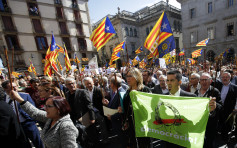 加泰隆尼亚700市长上街 争取独立公投
