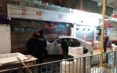 筲箕灣海鮮店3個月內兩度遭刑毀 私家車撞閘司機逃逸