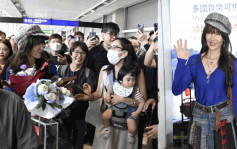 工藤靜香來港獲媽媽Fans抱B接機    好想食薑糖又想行超市了解民生