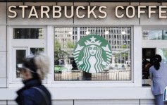 Starbucks换舵手 下月9日生效 股价急升近25%