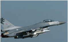 台F16战机拦解放军轰炸机 遭警告「后果自负」