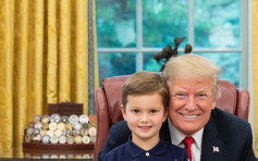 特朗普孙儿5岁生日 白宫椭圆形办公室和祖父温馨合照