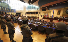 萨尔瓦多军警冲国会大楼 要求通过贷款改善装备