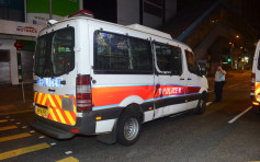 銅鑼灣警車與電單車相撞 鐵騎士兩警受傷送院