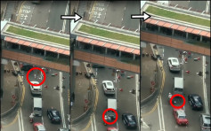 【大三罷】示威者港大附近天橋掟雜物 險擊中電單車司機