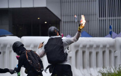【逃犯条例】《人民日报》：示威者掷汽油弹是玩火自焚
