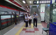 北京天氣悶熱達35℃ 地鐵站一個上午10名乘客暈倒