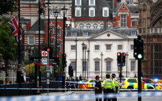 伦敦汽车撞国会大楼路障 数人受伤司机被捕