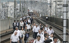 【有片】【大阪6.1級地震】3死逾200傷 新幹線停駛乘客路軌徒步回車站