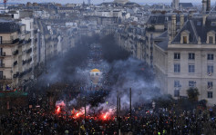 無視罷工抗爭 法國參議院通過退休年齡延至64歲