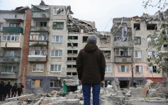 俄烏戰爭｜烏東部城市遭飛彈襲擊 造成11人死 建築物被炸毀