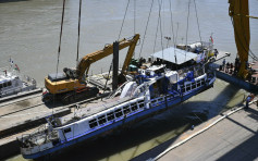 匈牙利觀光沉船打撈出水 發現4具遺體