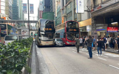 旺角平治攝巴士車罅變「三文治」 彌敦道收工時間交通受阻