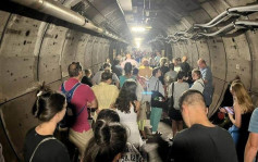 英法海底隧道列车故障 被困旅客需徒步疏散