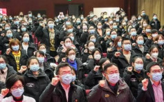 350名醫護剃頭帶尿片赴武漢 護士哭別拜託老公照顧BB
