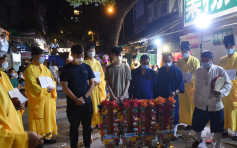 大埔致命車禍｜死者頭七家屬哀傷路祭 市民排隊上香致意