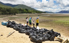 【Juicy叮】4小孩组队清理大屿山泥滩 无惧高温收集58袋海洋垃圾