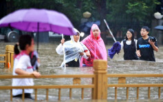 河南暴雨增至33死8人失踪 直接经济损失逾12亿元