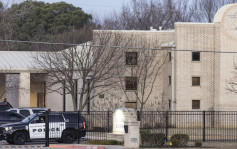 德州犹太教堂挟持事件 被杀疑犯为44岁英国男子