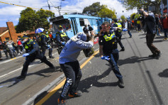 澳洲多地民眾示威反防疫 墨爾本235人被捕10警員受傷