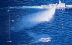 外交部促菲律宾拖走「坐滩」军舰 中国海警公开水炮驱赶影片