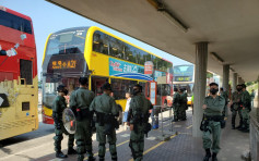 【修例风波】警方往机场公路设路障截查 防示威者瘫痪交通