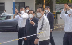 上海封控｜上海书记李强视察小区 遭民众包围呛声