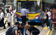 中環巴士撞倒外籍婦 連同2女乘客送院