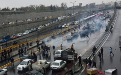 伊朗爆冲突警员遭示威者击毙 互联网周六起封锁