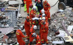 福建泉州酒店坍塌事故已救出49人 其中10人死亡