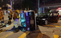 葵涌貨櫃碼頭路兩車相撞 的士翻側釀2傷