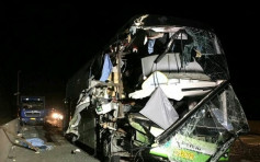 【番禺车祸】旅巴司机怀疑「瞌眼瞓」撞车 伤者指救护车半小时到达