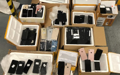 海關青衣檢逾700件冒牌手機及多媒體播放器 市值約70萬元