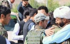 開齋節停火 阿富汗政府軍和塔利班分子相擁自拍
