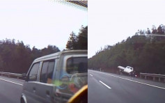 越野車司機瞌眼瞓 擦撞小貨車致衝出護欄