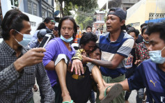 缅甸开枪镇压示威者至少2死20伤 多国强烈谴责