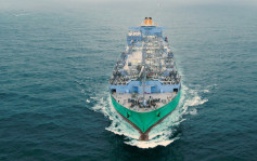 本港首艘天然氣儲氣船抵埗 將為海上天然氣接收站作最後調試 