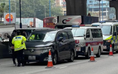 观塘七人车超速遭截停 警揭为通缉车辆 司机同涉藏毒被捕